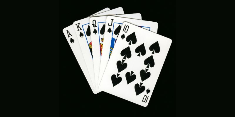 Tổ hợp này chỉ xếp sau sảnh rồng (Royal Flush) về độ sát thương đối thủ